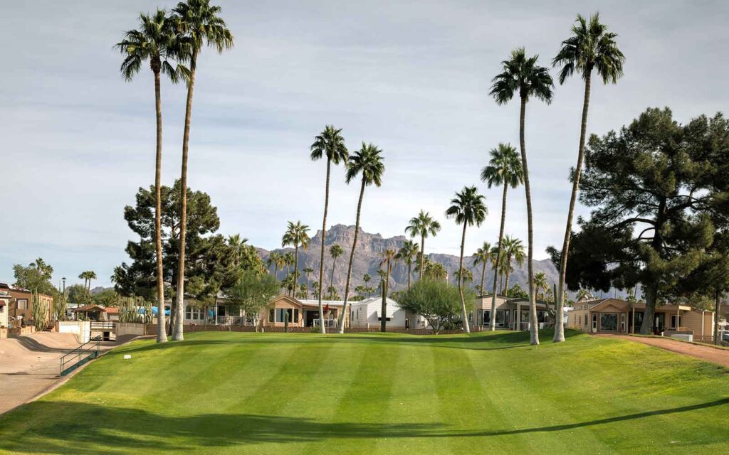 Golf course view at Roadhaven Resort