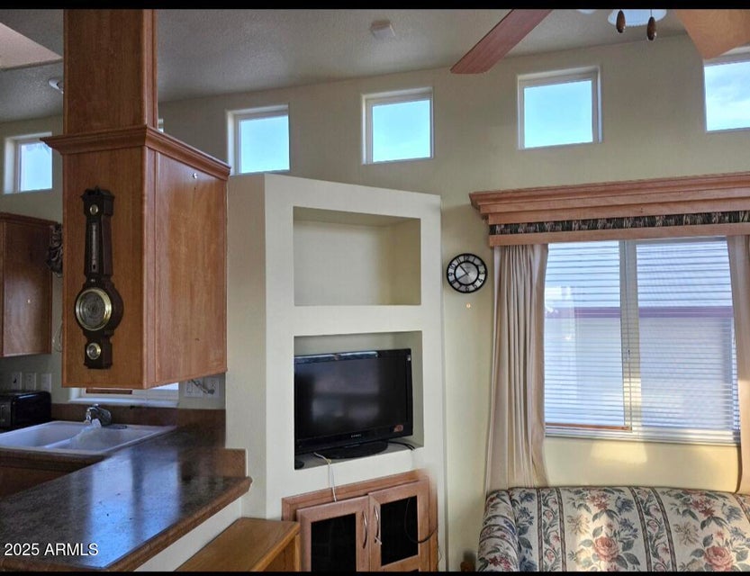 20251019053847462453000000-o