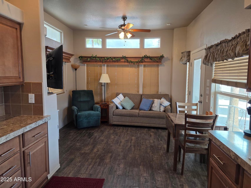 20250930212357955835000000-o