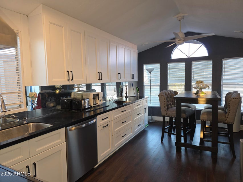 20251128221437758005000000-o