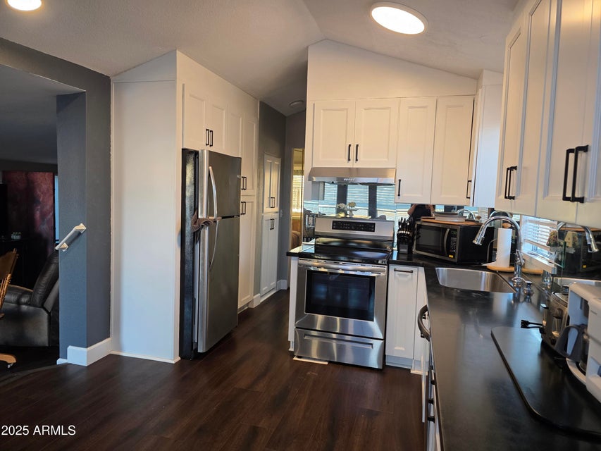 20251128222156548533000000-o