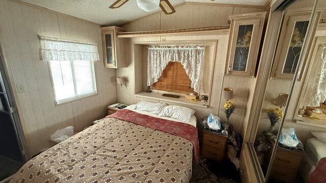 05.04.2026_1005_bedroom