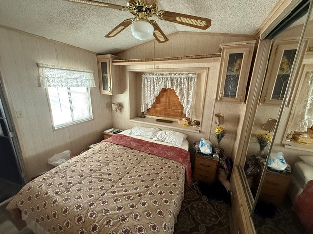 05.04.2026_1005_bedroom