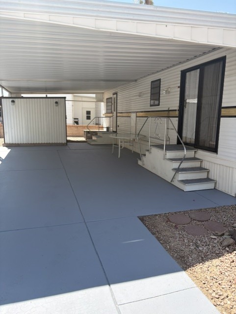 Outside1079