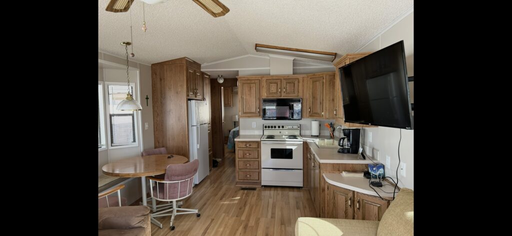 Dining-Kitchen-Area.jpg-1
